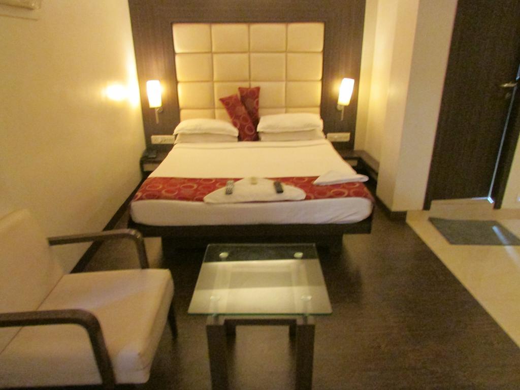 Hotel Mourya Residency Thane Dış mekan fotoğraf