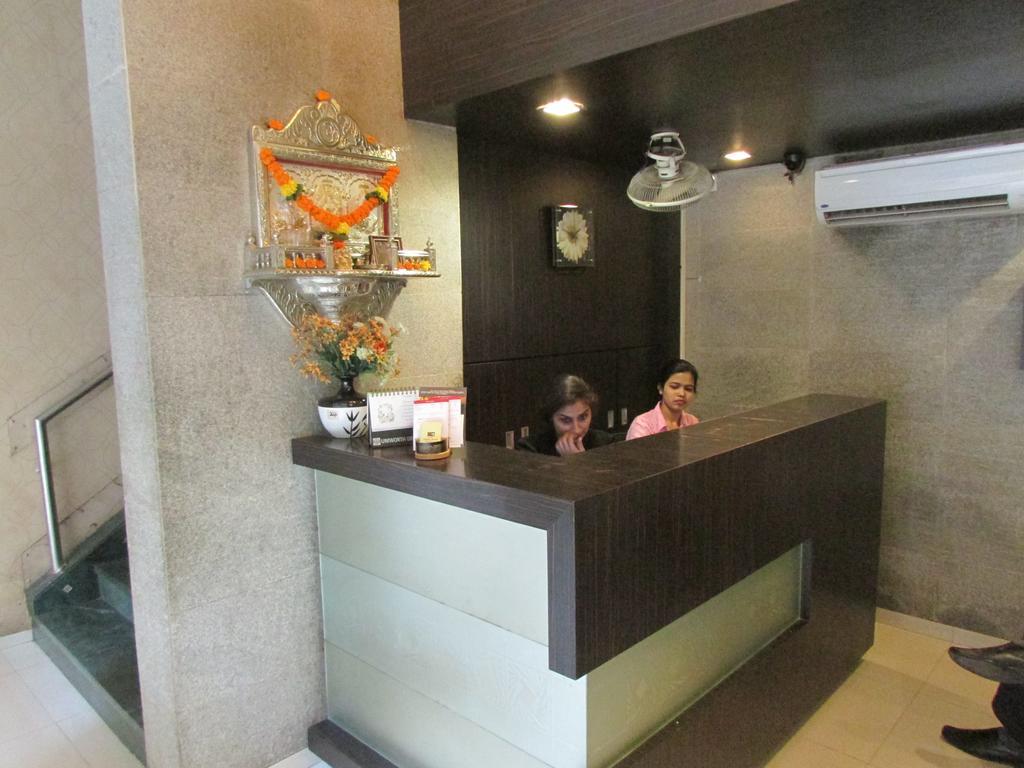 Hotel Mourya Residency Thane Dış mekan fotoğraf