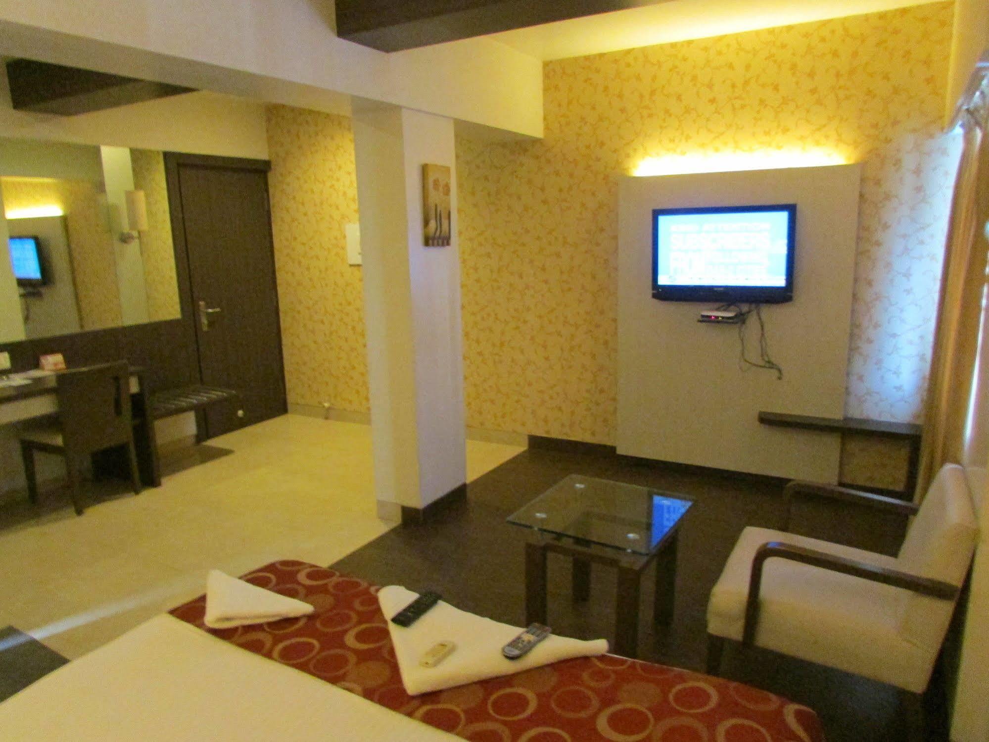 Hotel Mourya Residency Thane Dış mekan fotoğraf