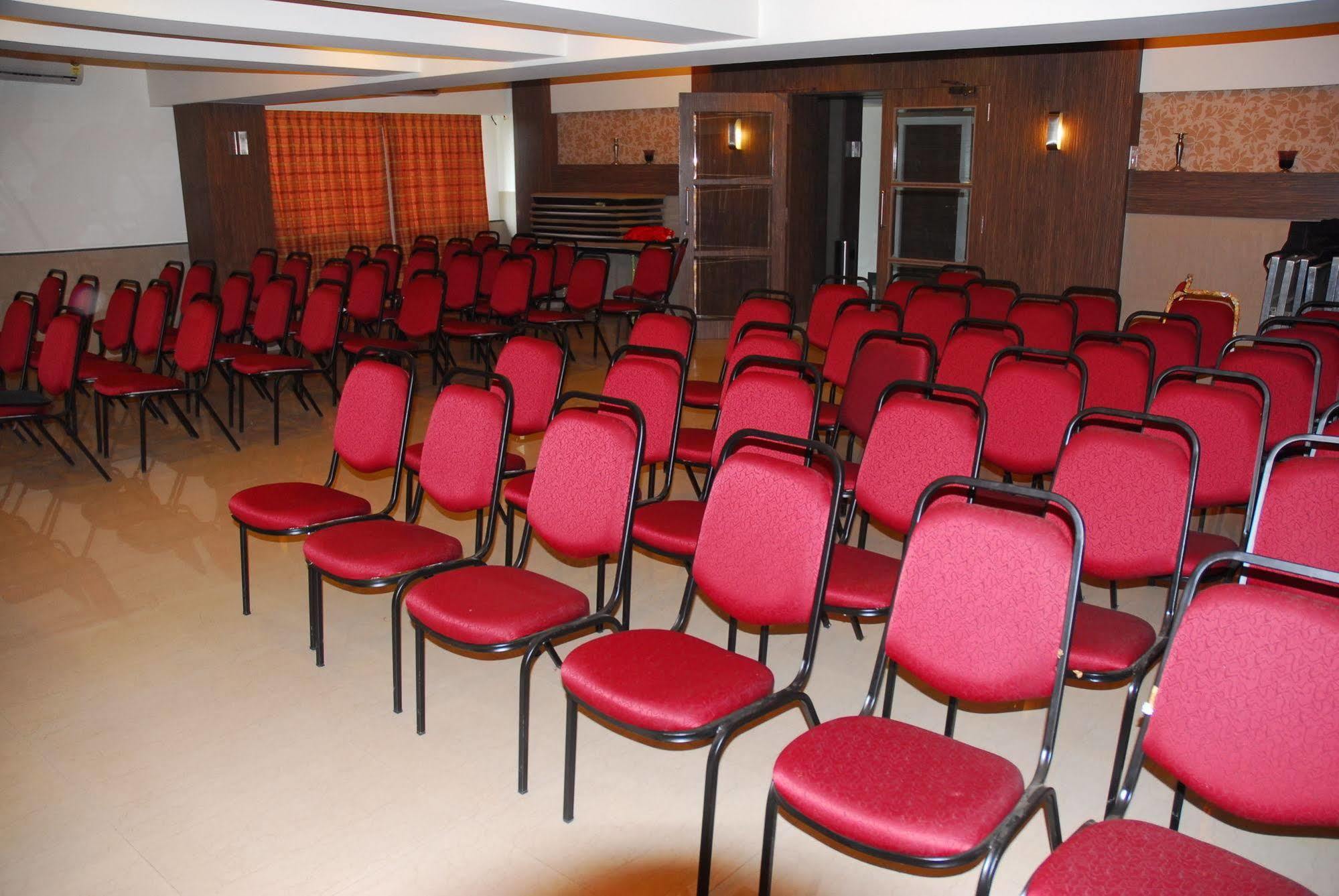 Hotel Mourya Residency Thane Dış mekan fotoğraf