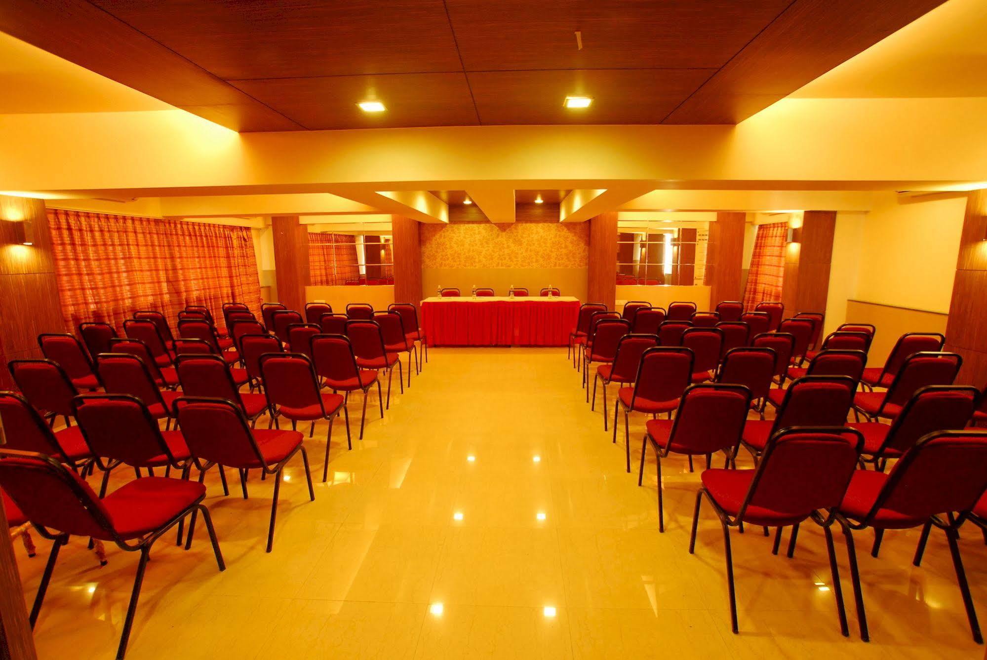Hotel Mourya Residency Thane Dış mekan fotoğraf